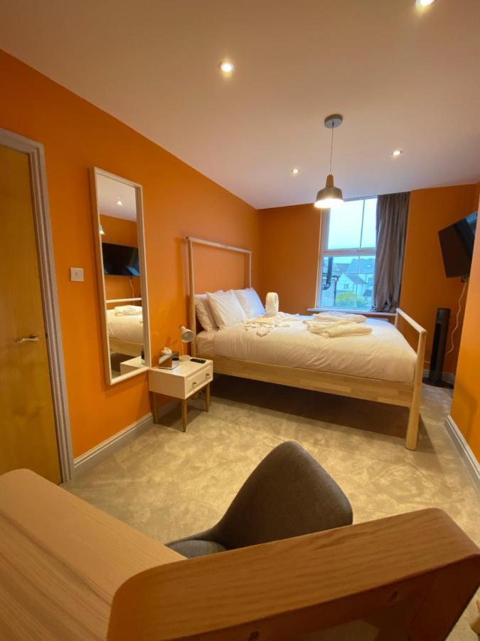 Aaron Wise - 17 Fitzhamon Apartments Cardiff Eksteriør billede