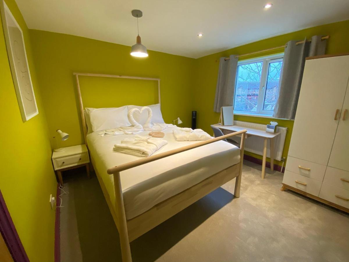 Aaron Wise - 17 Fitzhamon Apartments Cardiff Eksteriør billede