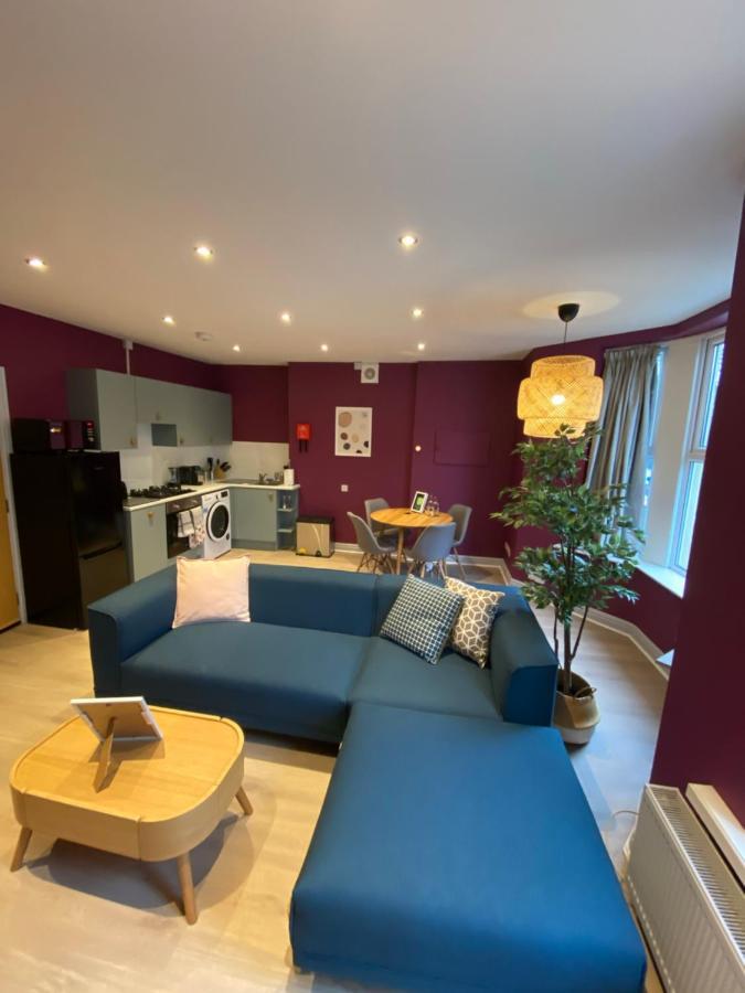 Aaron Wise - 17 Fitzhamon Apartments Cardiff Eksteriør billede