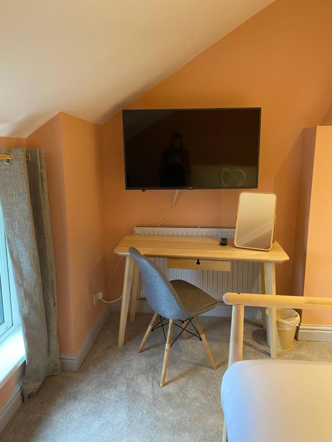 Aaron Wise - 17 Fitzhamon Apartments Cardiff Eksteriør billede