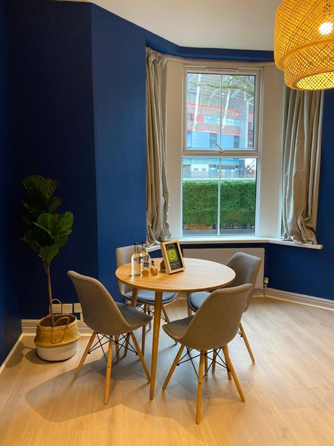 Aaron Wise - 17 Fitzhamon Apartments Cardiff Eksteriør billede