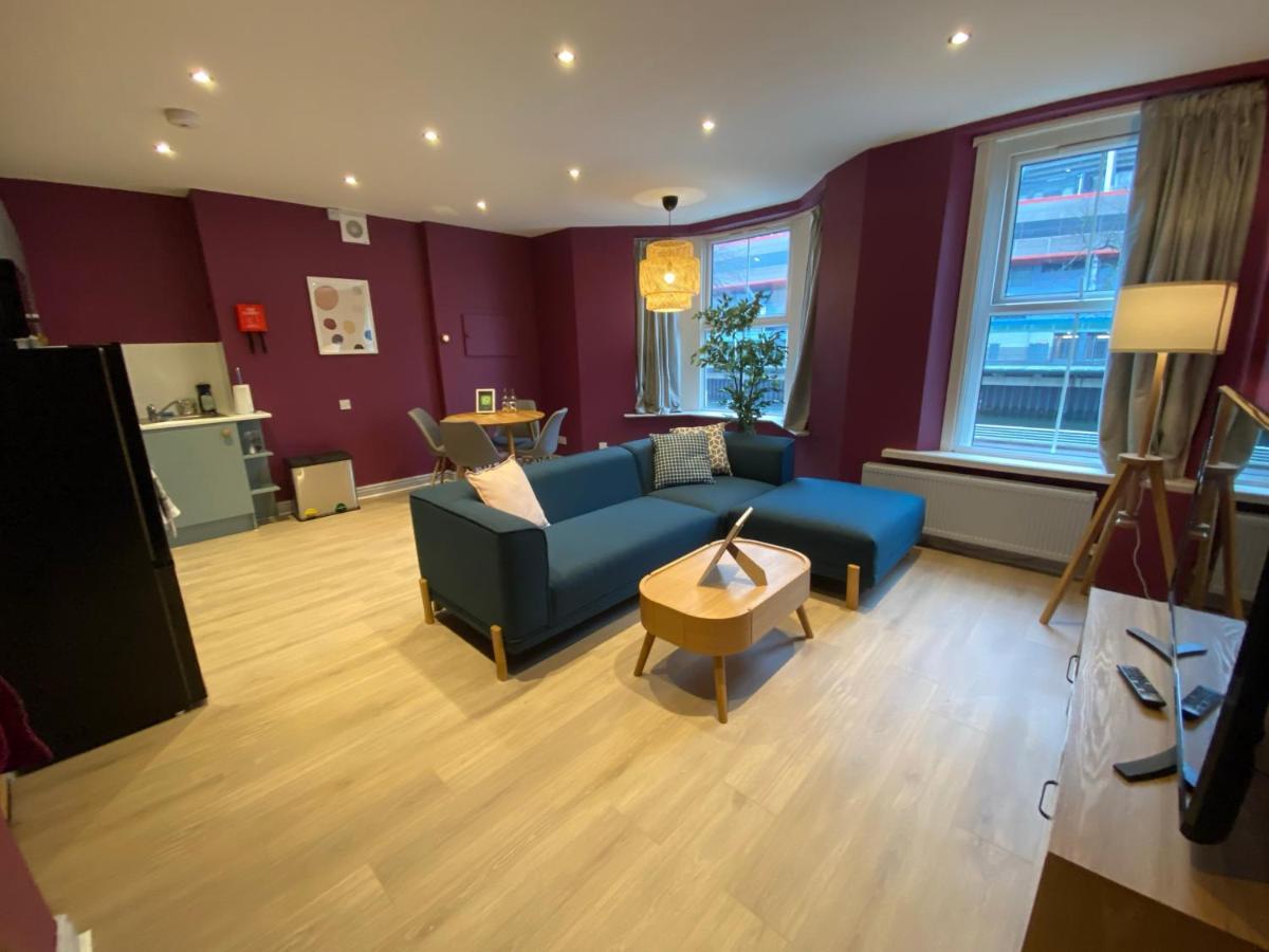 Aaron Wise - 17 Fitzhamon Apartments Cardiff Eksteriør billede