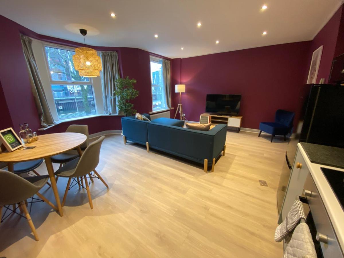 Aaron Wise - 17 Fitzhamon Apartments Cardiff Eksteriør billede